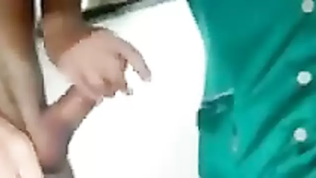 پرستار ازبک یه پسر رو از عقب حسابی حال می ده.